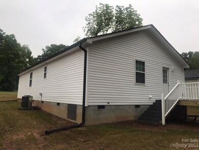 1406 Southridge St unit 4, Shelby, NC 28152 - photo 3