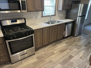 2429 E Birch Dr unit 116, Kawkawlin, MI 48631 - photo 2