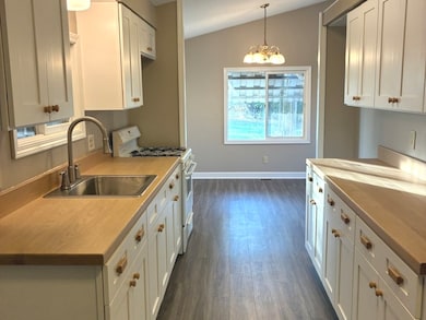 315 E Corning Rd, Beecher, IL 60401 - photo 5