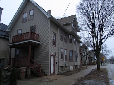 454 W Doty St unit 2, Madison, WI 53703 - photo 4