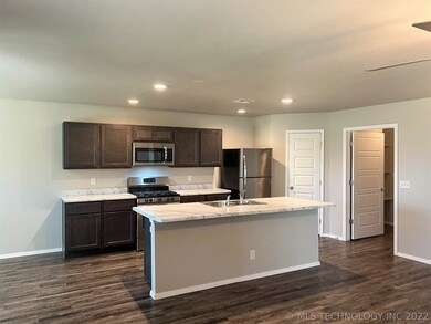 1800 S 11th St, Broken Arrow, OK 74012 - photo 3