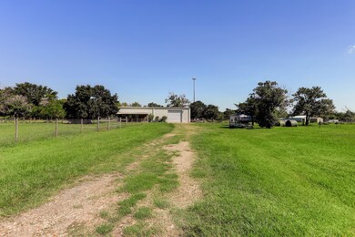15402 Fir Rd, Santa Fe, TX 77517 - photo 2