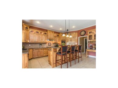 TONS of Cabinets, Granite, SS Appliances & Walk-In