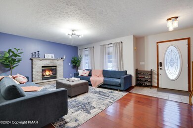 1191 Chickadee Dr, Pocono Summit, PA 18346 - photo 4