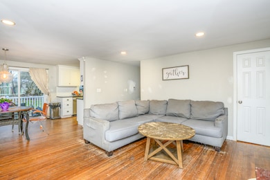 124 Bel-Aire Cir, Windsor Locks, CT 06096 - photo 6