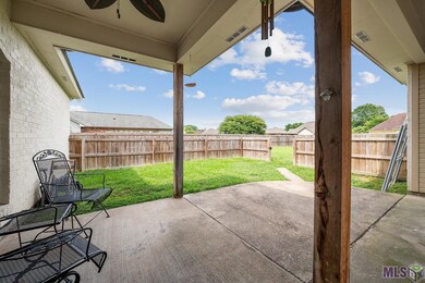6406 Woodside Dr, Zachary, LA 70791 - photo 4