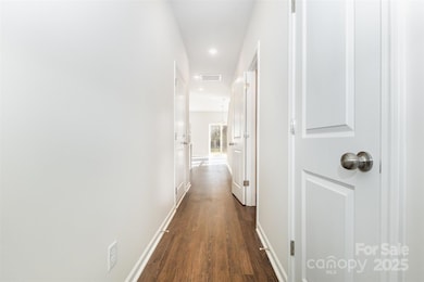 9715 Misenheimer Rd, Charlotte, NC 28215 - photo 4