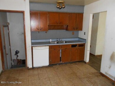 9305 Lantana Dr, Louisville, KY 40229 - photo 2