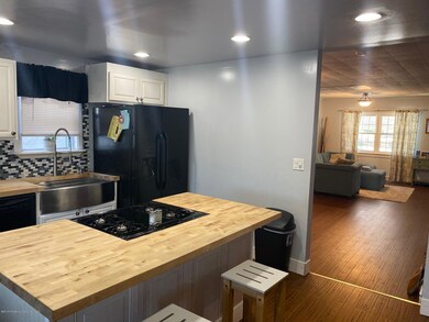 113 E Grove St, Scranton, PA 18510 - photo 5