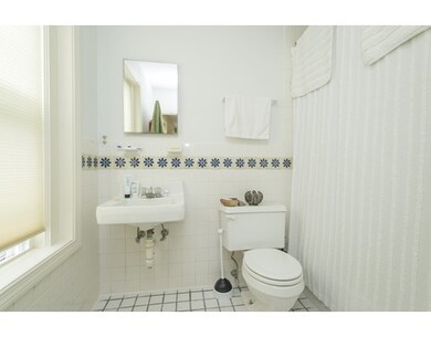 400 Hanover St unit 404, Boston, MA 02113 - photo 3