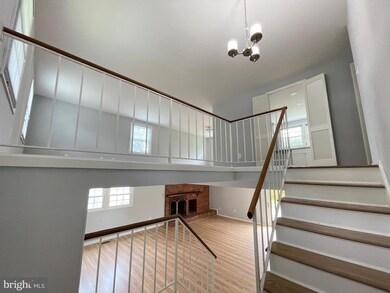 13127 Mercury Ln, Fairfax, VA 22033 - photo 2