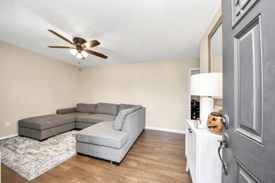 10526 Hollyglen Dr, Houston, TX 77016 - photo 7