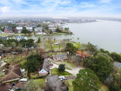 Notice the large back yard & no back neighbors!