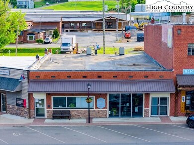 304 S Jefferson Ave, West Jefferson, NC 28694 - photo 5