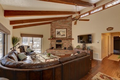 007_Living Room
