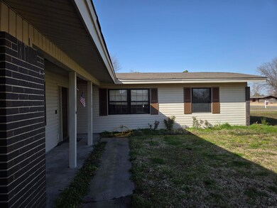 2118 Fairway St, Stuttgart, AR 72160 - photo 2