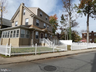 182 N Wycombe Ave, Lansdowne, PA 19050 - photo 3