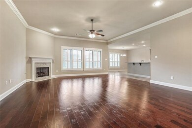 Great Rm w/never-used fireplace