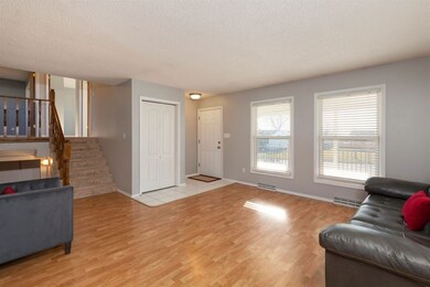 1217 Ingersoll Rd, Waterloo, IA 50701 - photo 3