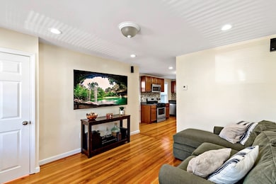 10 Peck Ave, Plymouth, MA 02360 - photo 5