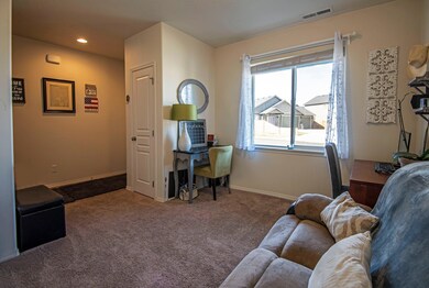 61470 Lucia St, Bend, OR 97702 - photo 7