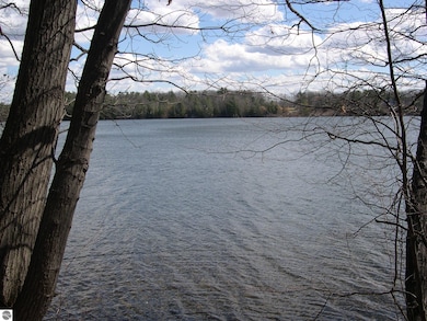 1637 Edgewater Ridge unit 13, Traverse City, MI 49684 - photo 3