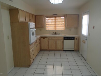 10445 N Balboa Dr, Sun City, AZ 85351 - photo 4