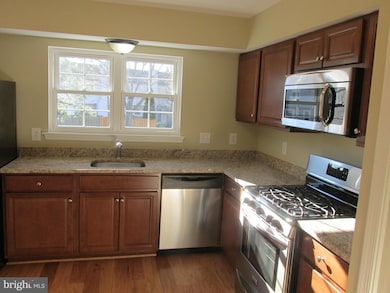 13470 Foxlease Ct, Herndon, VA 20171 - photo 2