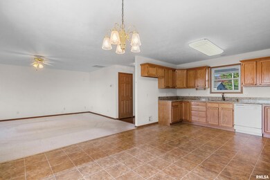 700 W Dean St, Virden, IL 62690 - photo 7