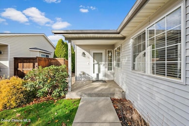 04-Front walkway