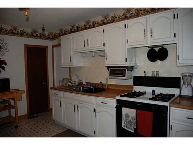 11 Foundry St, Central Falls, RI 02863 - photo 6