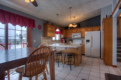 3229 Aurora Ln, Janesville, WI 53548 - photo 4