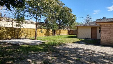 1354 Twin Falls Rd, Houston, TX 77088 - photo 5