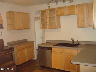 1611 E Cedar St 015