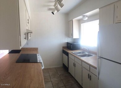 5733 W Holly St, Phoenix, AZ 85035 - photo 5