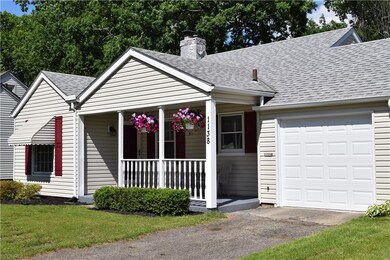Nice covered front porch.