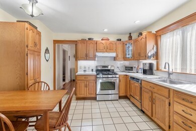 31 Carl St, Newton Highlands, MA 02461 - photo 4