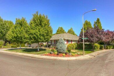 2434 Arrowpoint Ct, Medford, OR 97504 - photo 4