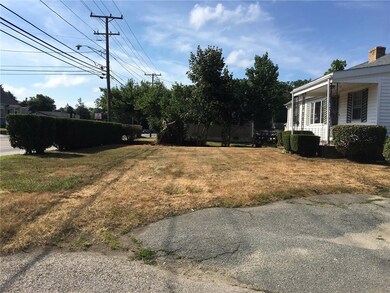 653 Metacom Ave, Warren, RI 02885 - photo 2