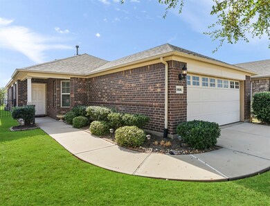 2926 Cone Flower Dr, Richmond, TX 77469 - photo 2