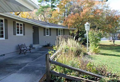 2523 Loma St, Cedar Falls, IA 50613 - photo 3