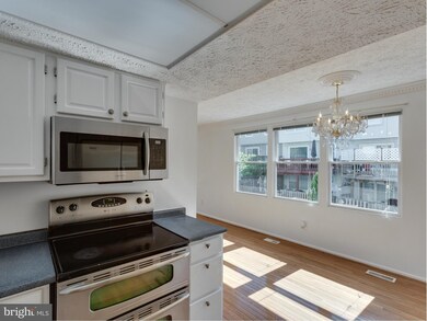 13344 Burkitts Rd, Fairfax, VA 22033 - photo 2