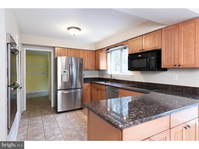 310 Maple St, Downingtown, PA 19335 - photo 5