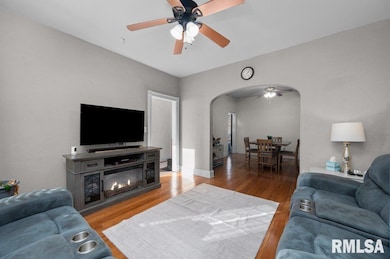 2006 Claussen St, Davenport, IA 52802 - photo 5