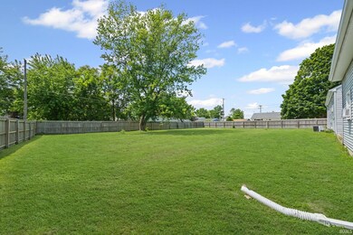 202 Park St, Mulberry, IN 46058 - photo 3