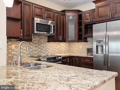 23 Pierside Dr unit 438, Baltimore, MD 21230 - photo 6