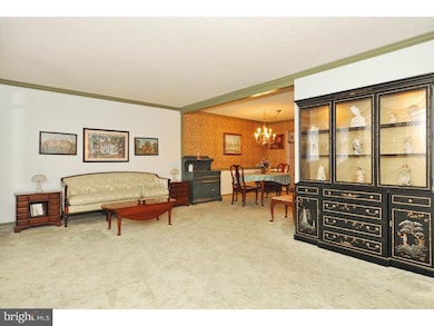 115 Woodstream Dr, Norristown, PA 19403 - photo 2