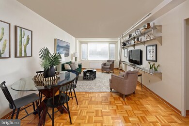 The Potomac Plaza Co-op unit 515, Washington, DC 20037 - photo 2