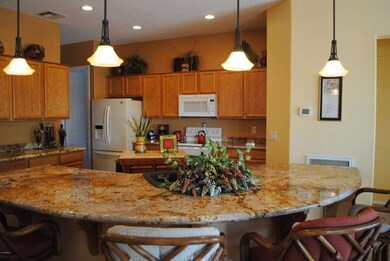 Beautiful Granite Island w/Pendant Light