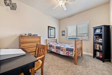 3313 N Pearwood Ave, Fresno, CA 93727 - photo 4